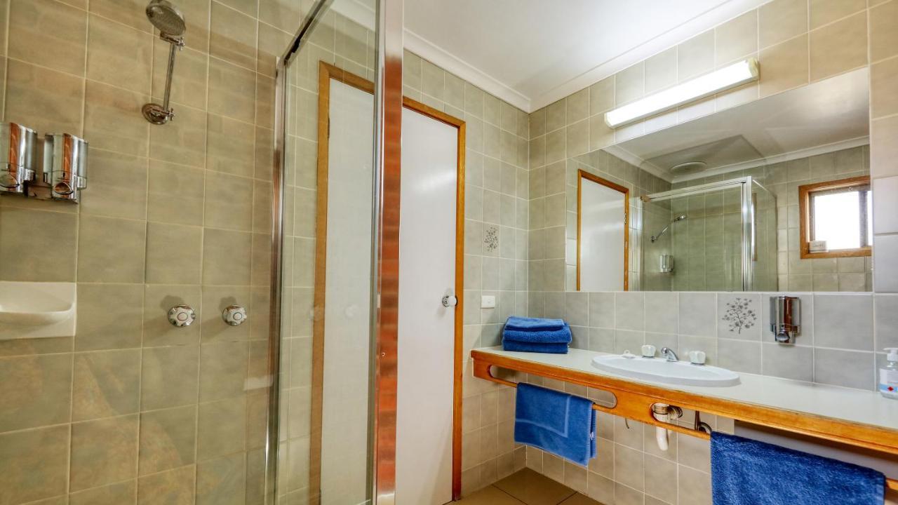 Tooleybuc Club Motor Inn Buitenkant foto