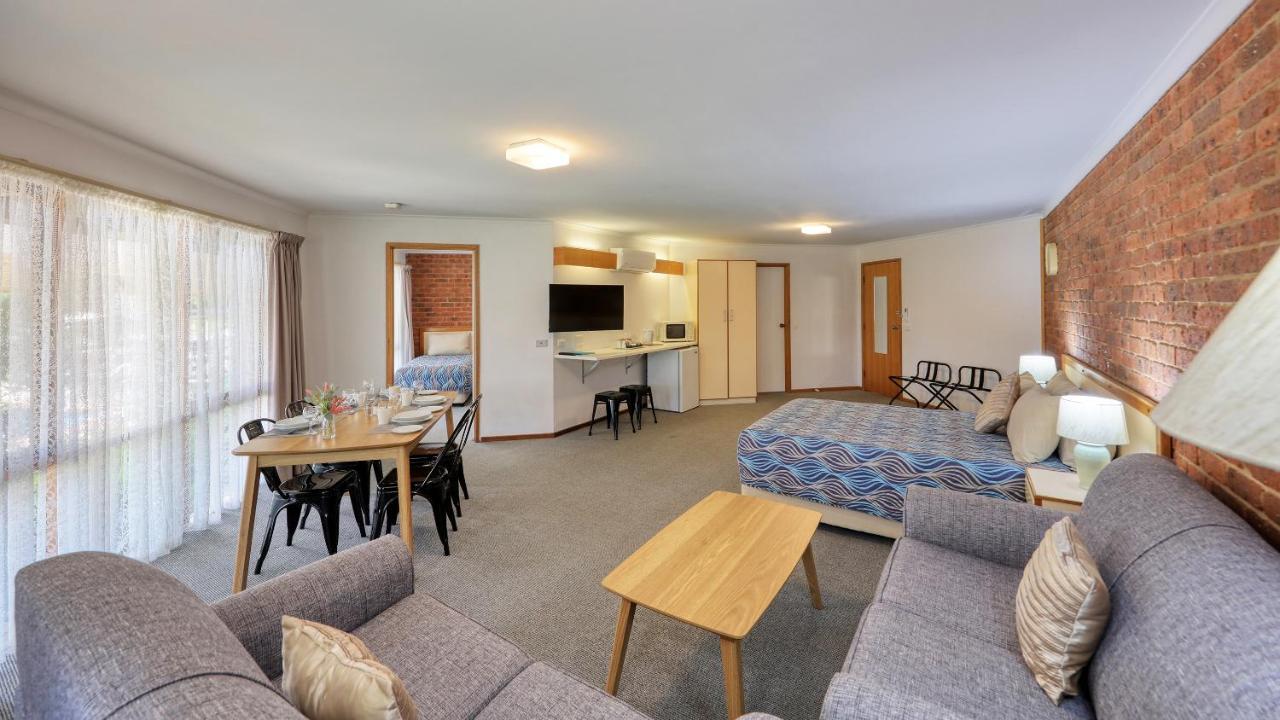 Tooleybuc Club Motor Inn Buitenkant foto