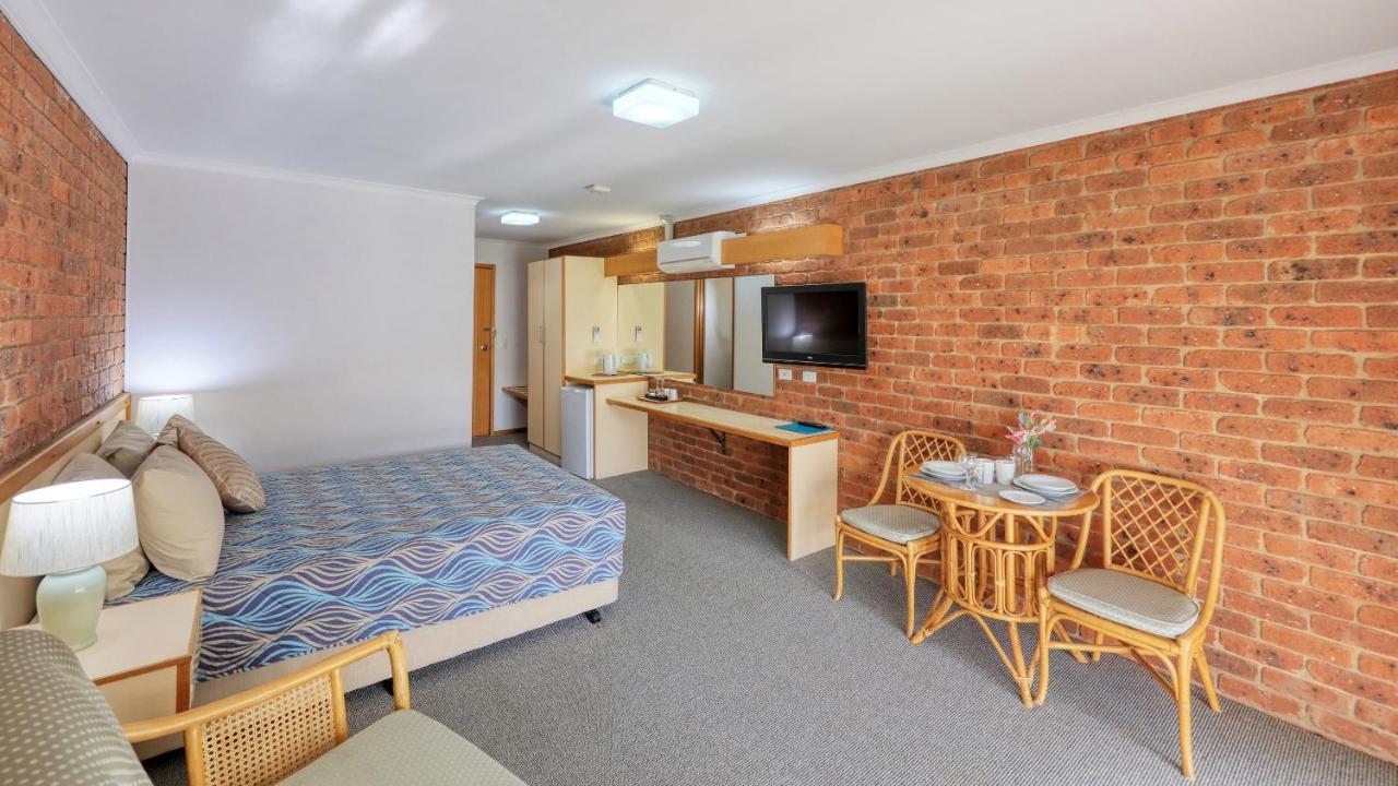 Tooleybuc Club Motor Inn Buitenkant foto