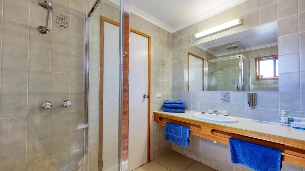 Tooleybuc Club Motor Inn Buitenkant foto
